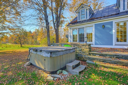Romantic, Secluded Vermont Getaway w/ Hot Tub