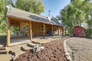 House (3 Bedrooms) | Interior - Waterfront Cabin w/ Bighorn Mountain Views! (Sheridan)