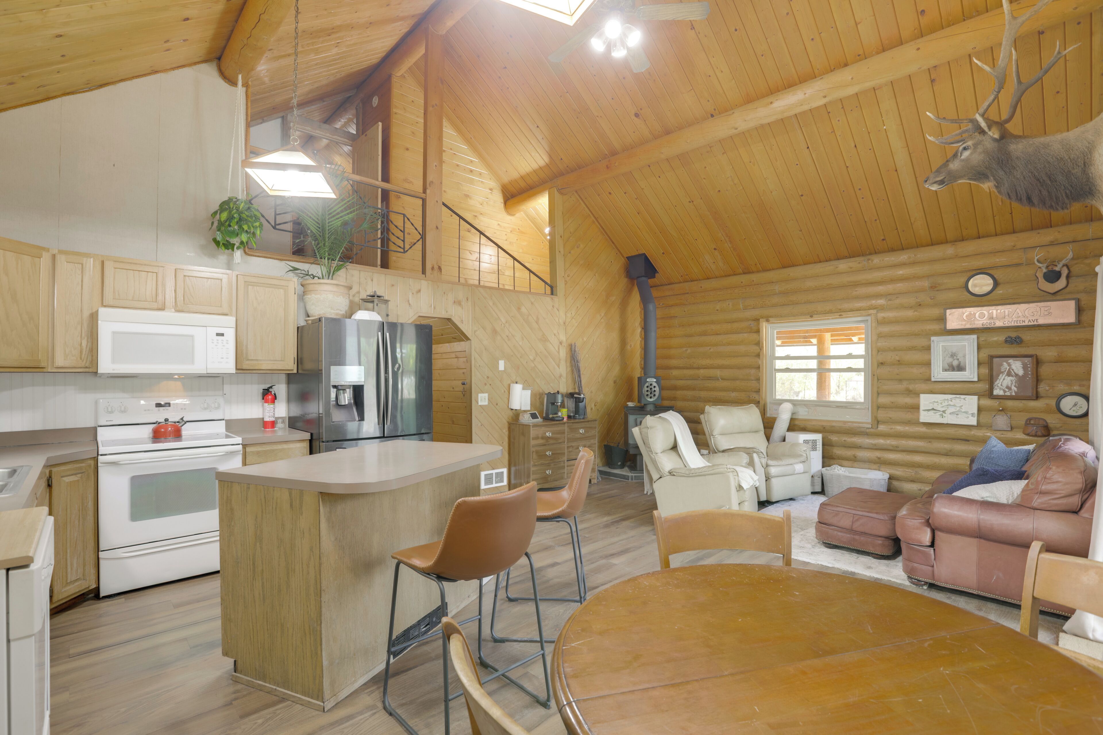 House (3 Bedrooms) | Interior