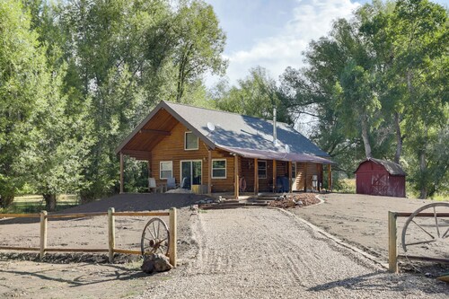 Waterfront Cabin w/ Bighorn Mountain Views!