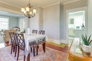 House (4 Bedrooms) | Interior
