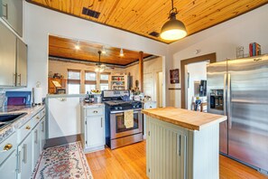 Interior - Walk to Downtown: Winnsboro Historic Home! (Winnsboro)