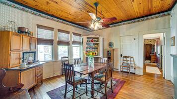 House (2 Bedrooms) | Bahagian dalam