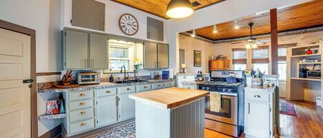 House (2 Bedrooms) | Interior