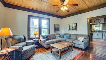 House (2 Bedrooms) | Interior