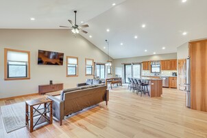 House (3 Bedrooms) | Interior