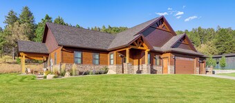 6 Mi to Main St: Home w/ Private Patio in Sturgis