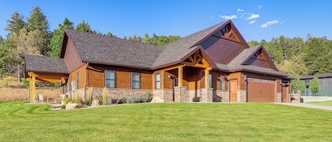 منزل (3 Bedrooms) | المنشأة من الخارج