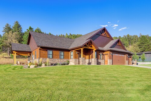 6 Mi to Main St: Home w/ Private Patio in Sturgis