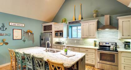Walk to Marina: Center Hill Lake Home w/ Hot Tub