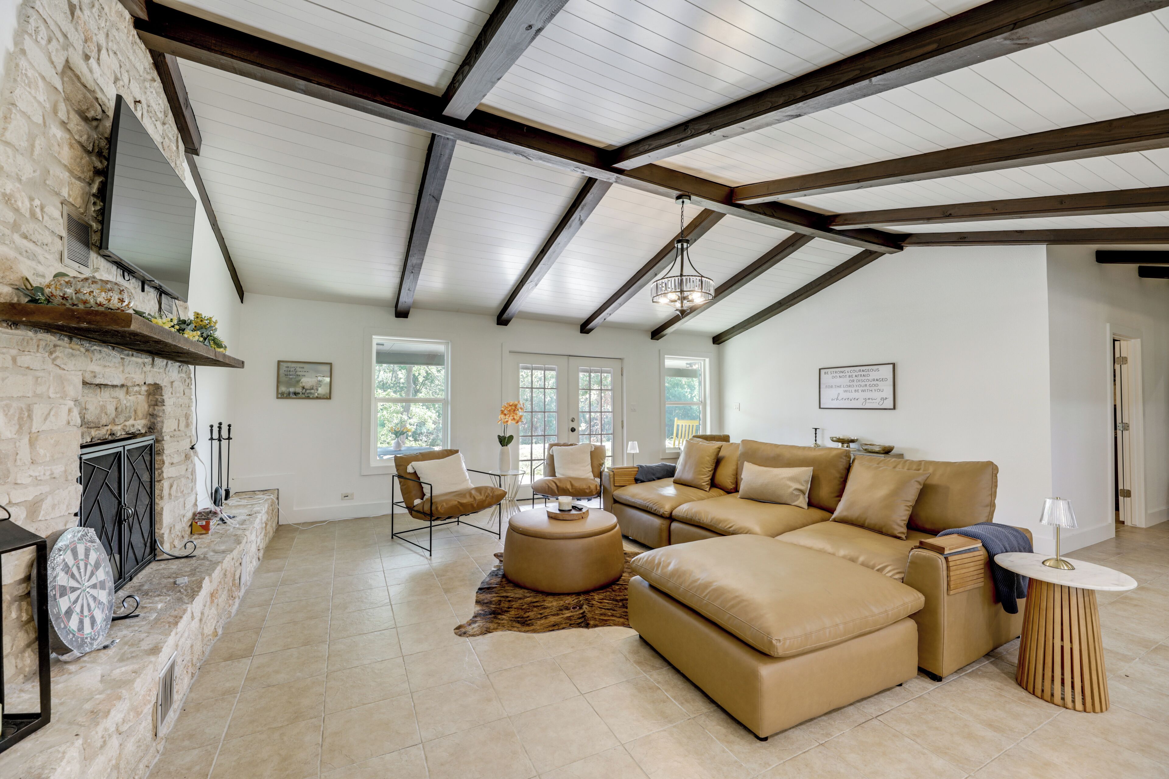 House (4 Bedrooms) | Front of property