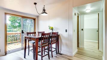 平房 (3 Bedrooms) | 住宿內部