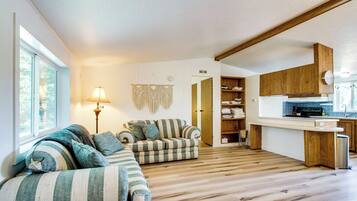 Cottage (3 Bedrooms) | Interior