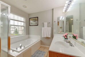 Apartment (4 Bedrooms) | Interior - Close to Hospital & White Marsh! Rosedale Townhome (Rosedale)