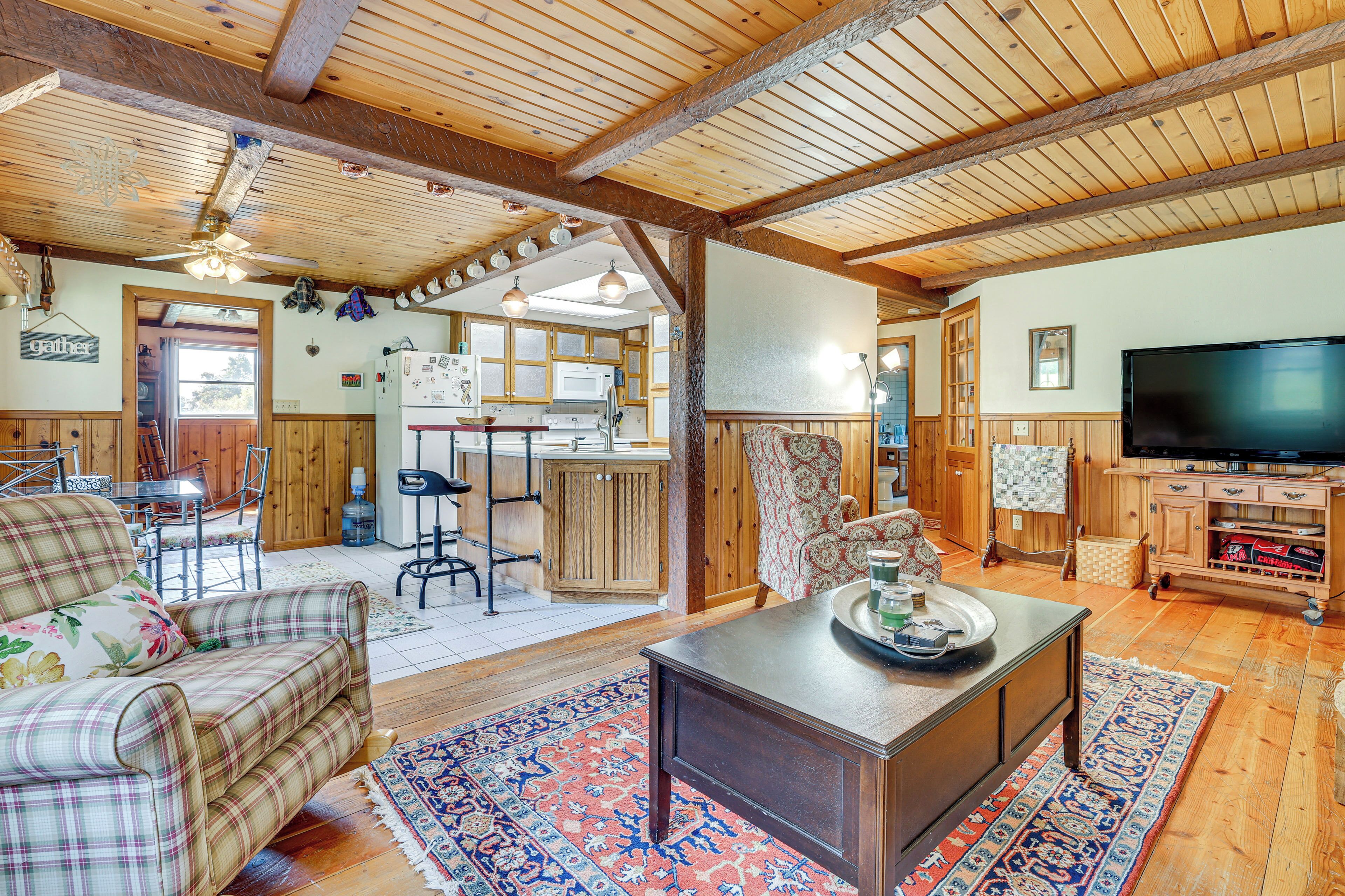 House (2 Bedrooms) | Interior