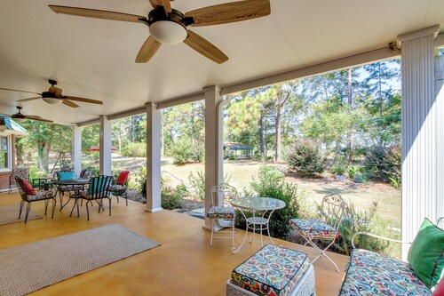 Screened Porch: Peaceful Country Escape in Ashford