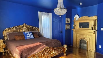 4 bedrooms, desk, iron/ironing board, free WiFi