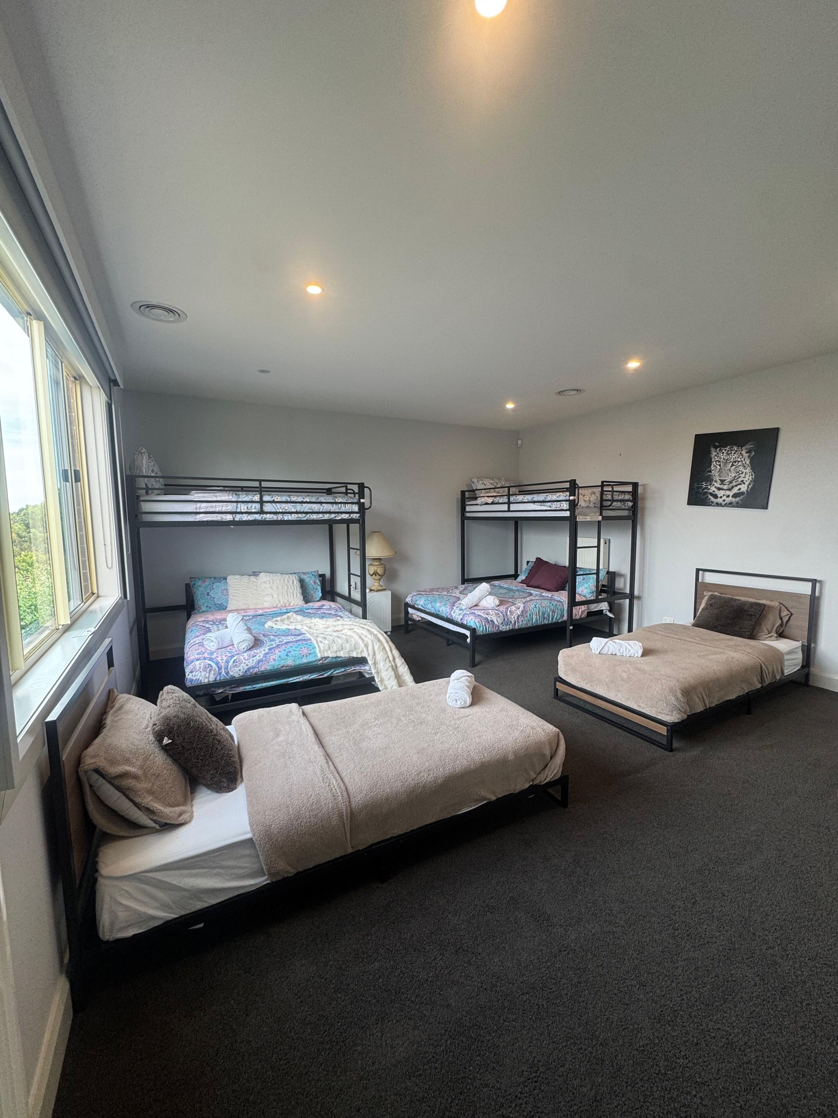 5 bedrooms, iron/ironing board, free WiFi, bed sheets