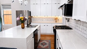 Fridge, microwave, dishwasher, spices - Modern 6BR Masterpiece with 2 primary suites (Dallas)