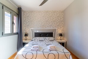 3 slaapkamers, een strijkplank/strijkijzer, wifi, beddengoed