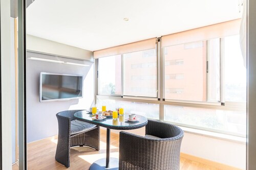 ATP La Goleta 5 minutes from the beach, next to UD Almeria Stadium, Free Parking!