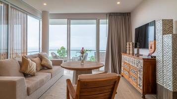 Apartment, Balcony, Sea View | Living area