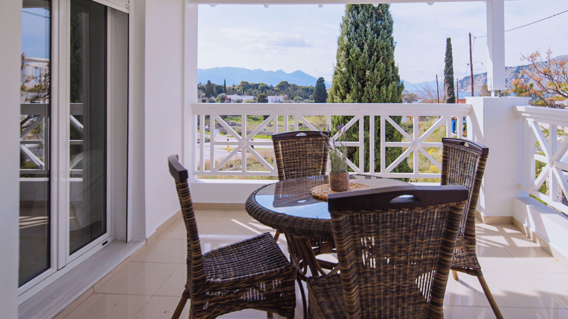 One Bedroom Apartment with Sea View | 陽台