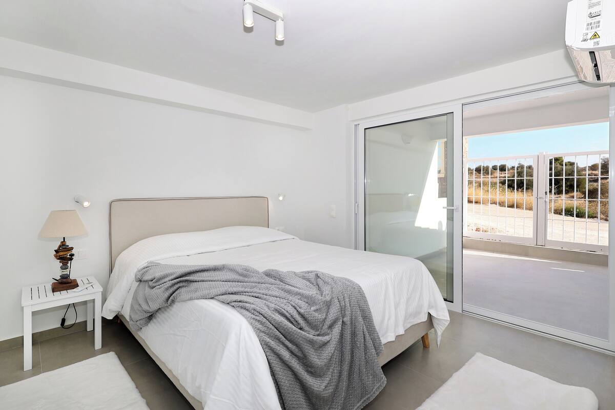 Superior One Bedroom Apt Partial SeaView | AccĂšs au Wi-Fi (inclus), literie fournie