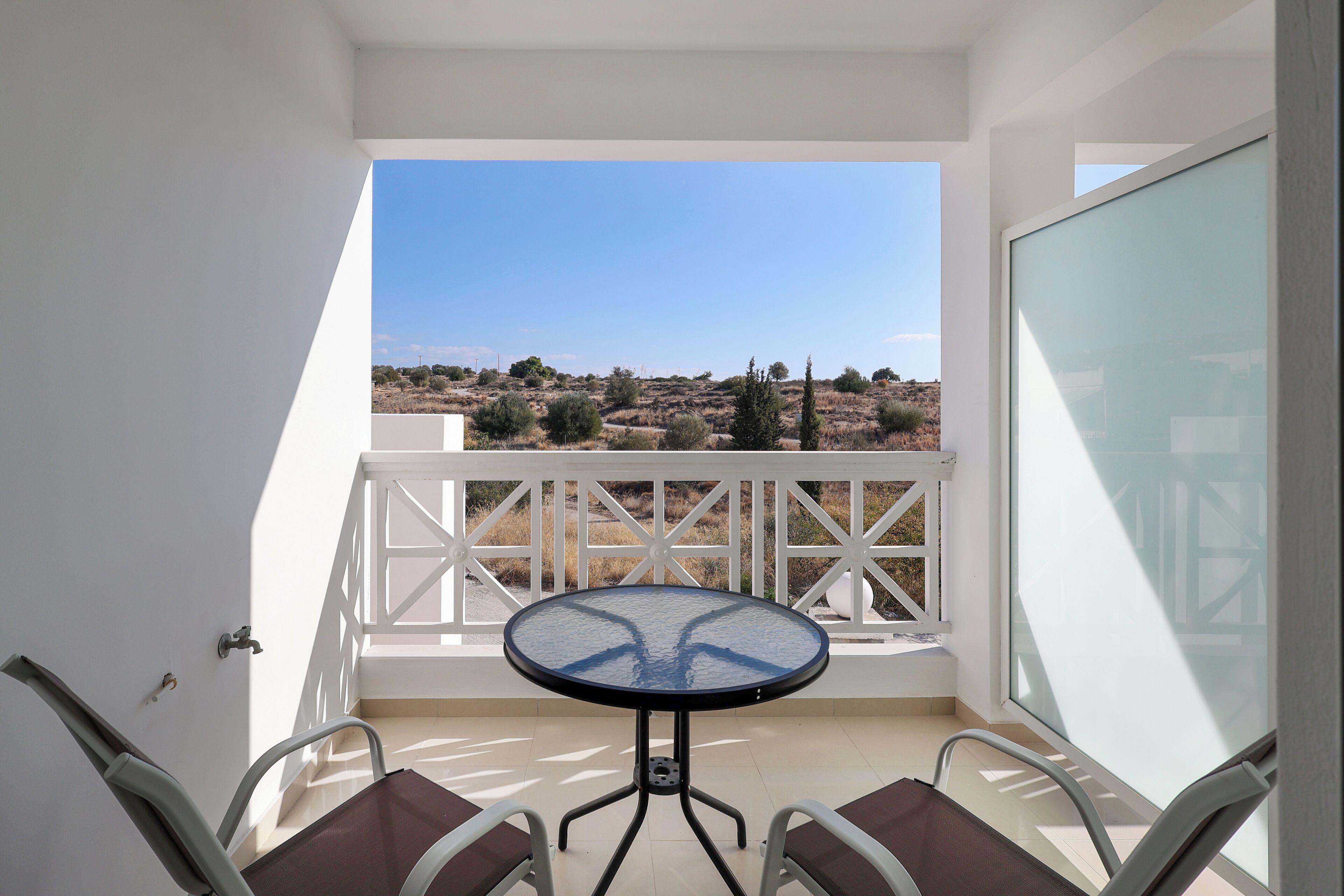 One Bedroom Apartment Partial Sea View | Parveke