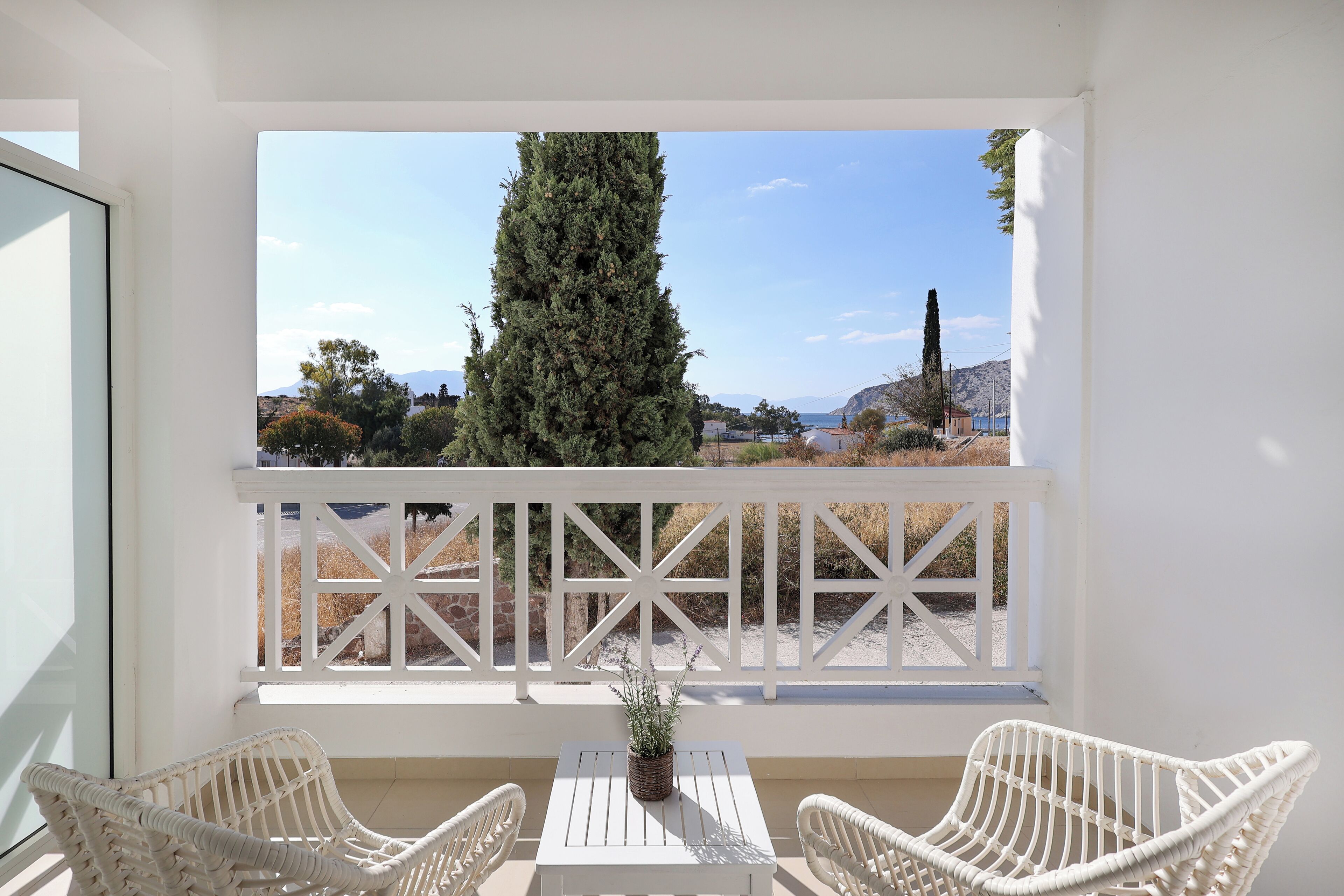 One Bedroom Apartment with Sea View | 陽台