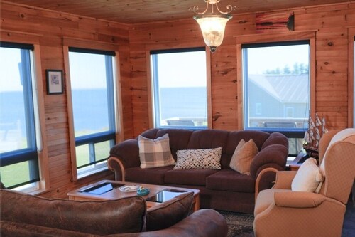 Waterfront 2-Bed PEI Cottage Close to Montague, Golf & Beaches