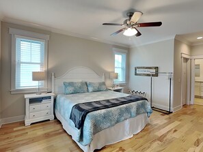 5 bedrooms, free WiFi, bed sheets - Seahorse by the Sea | Modern Comforts, Outdoor Living + Beach Access (Kure Beach)