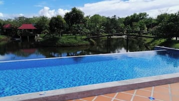 Alberca al aire libre