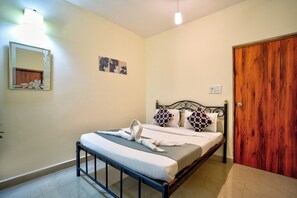 Deluxe Room - The Coral Reef (Candolim)
