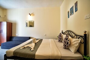 Deluxe Room, Balcony | Premium bedding, individually furnished, soundproofing - The Coral Reef (Candolim)