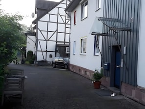 Exterior - Apartment 'Ferienwohnung' with Shared Garden and Wi-Fi (Lohfelden)