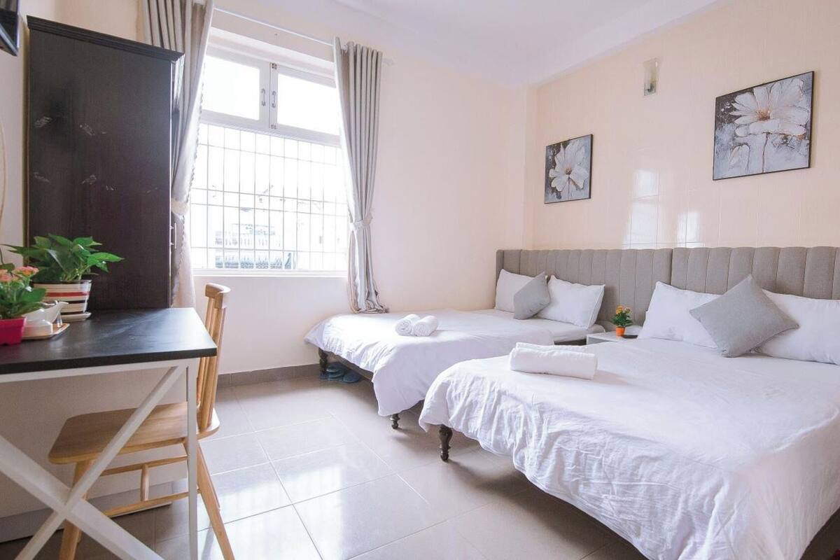 Deluxe Double Room | Soundproofing, iron/ironing board