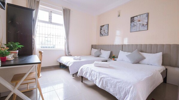 تجهيزات عازلة للصوت ومكواة/لوح كي