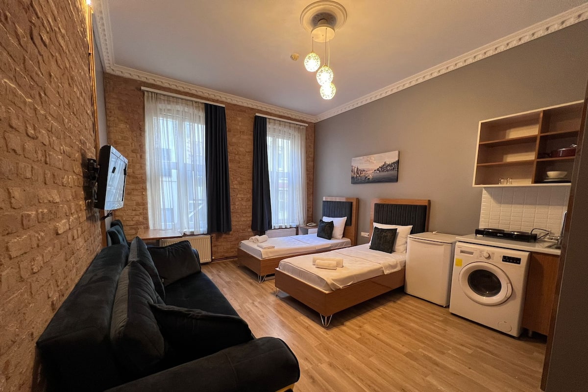 Habitación estándar con 2 camas individuales | Escritorio y wifi gratis