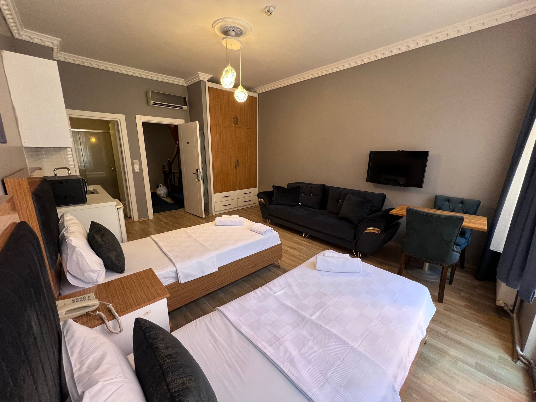 Deluxe-Dreibettzimmer | Schreibtisch, kostenloses WLAN