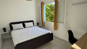 1 bedroom, desk, free WiFi, bed sheets