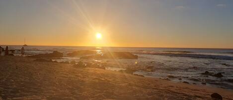 Plage à proximité, chaises longues