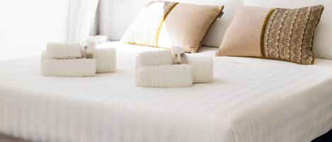 Deluxe Suite, Balcony, City View