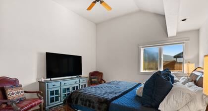 Big Sky Meadow Townhome | Hot Tub, Fireplace