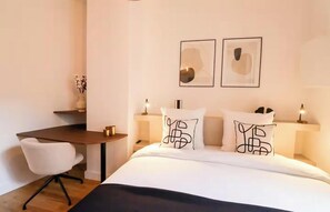 3 Schlafzimmer, Zimmersafe, Schreibtisch, Bügeleisen/Bügelbrett