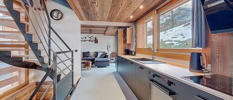 冷蔵庫、電子レンジ、オーブン、食器洗い機