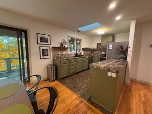 Fridge, microwave, oven, stovetop - The Nest | NEW Treetop Retreat Waynesville (Waynesville)