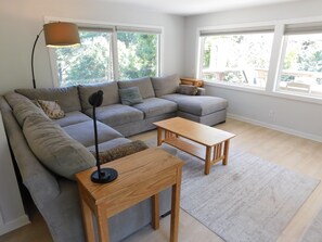 Smart TV, DVD player - Private getaway, many amenities, in desirable Indian Neck!  (CS0049) (Wellfleet)