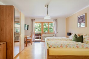 WiFi, bed sheets