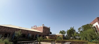 Red Rock Hotel & Restaurant